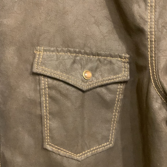 Women’s snap up “suede look” shirt in Medium - Picture 4 of 5